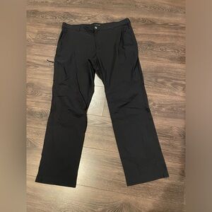Men’s Columbia Pants. Omni Shield Advanced Repellency. 40w x 32”l.